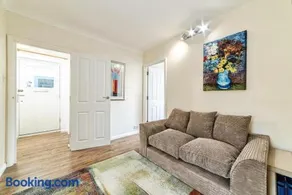Oxford apartment - Image 3