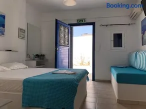 Marina's Studios Serifos - Image 2