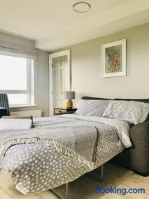 Sperrin View Suite - Luxury space with Budget Friendly pricing - Image 2