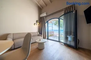 Nest On The Beach Nori Residence - Image 4