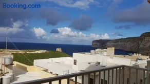 Palm Court Apartment - Image 3
