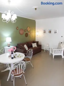 Portico Cozy Home - Image 1