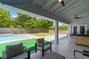 Heated Pool Games Family Haven Near FIU - Image 4