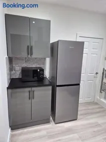 Wigan 3 bed close to amenities, M6, M58 - Image 2