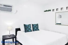 Miami Designer Apartment Unit 1 - Image 5