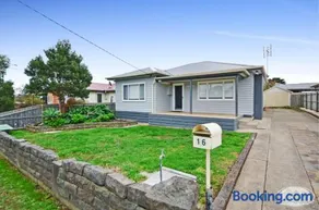 Hook, Wine & Linger on Learmonth - Image 4