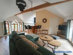 3-room cosy retreat with private sauna and whirlpool bath - Image 4