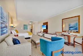 Luxurious Beach Resort Balcony - Image 3