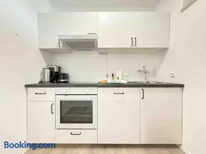 SAD165 Möblierte Monteurwohnung mit Balkon - Image 1