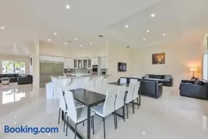 Twin Luxury Villas - 10Bedroom - 8Baths - Private - Image 1