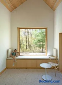 Architectural Cabin 18 mins to Catamount - Image 5