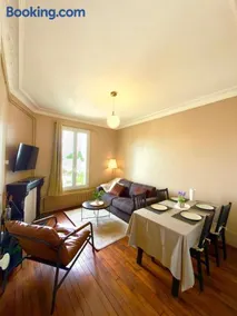 Charming apartment full of character near to Paris - Image 4