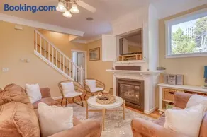 Wildflower Cottage - Image 1