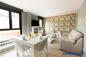 Apartamentos Turísticos San Lorenzo - Image 1