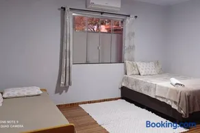 Casa Confortável arejada ar condicionado quente e frio 2 quartos ,2 banheiros ,2 vagas de garagem - Image 2