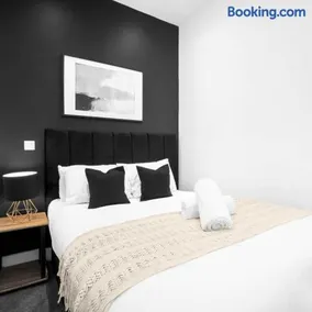 Spacious Apartment - Street Parking - Smart TV - Netflix 49G - Image 3