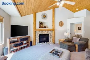 Bachelor Sunshine Retreat - Image 2