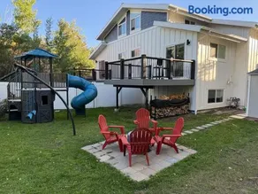 Contemporary 4BR with Ski Run Views - Image 3