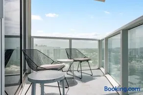 2BR Fort Lauderdale W Residence with Double Living Room, Ocean & Intercoastal Views, Brand New Sofas! - Image 4