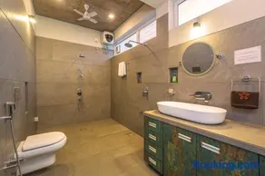 SaffronStays Serenity - 2BR villa overlooking Lake Kadwa with garden, swings & treks near Sula Vineyard - Image 4