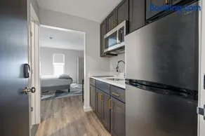 The Columbus Hotel - The Tailored Studio - 89-302 - Image 2