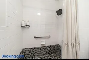 Large Family Home, Sleeps 12, Handicap Accessible, Long Term Stays Welcome - Image 2