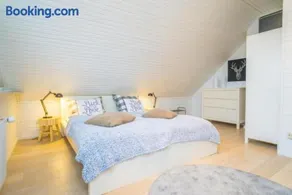Große Wohnung in perfekter Lage mit Balkon! - Image 1