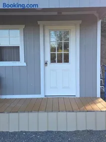 Grey cabin - Image 2