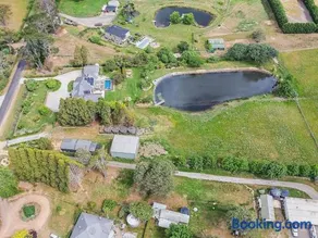 Southern Highland Estate, Private Rural Oasis. - Image 4