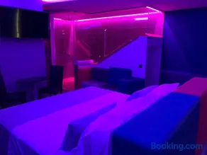 Motel Avenue - Image 3
