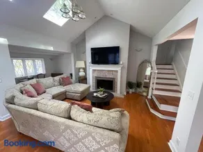 Jersey home, close to New York City fun! - Image 5