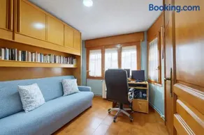 Casa Dalia grande y luminosa con terraza y garaje en pueblo tranquilo - Image 3