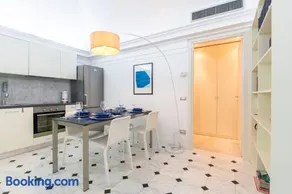 Bright Sea View Home, Steps from the Beach - Image 1