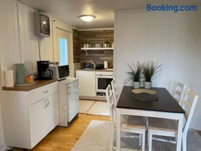 Cottage by the sea with sauna and jacuzzi - Image 2