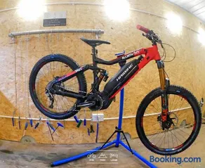 Bike Park Lodge - Image 1