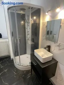 Charmant appartement F1 - Image 3
