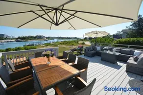 Sunset Beach House with 30ft Boat Dock in Shinnecock Southampton NY - Image 4