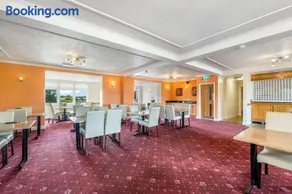 The Granby Hotel - Free Parking, Breakfast & Restaurant - Image 3