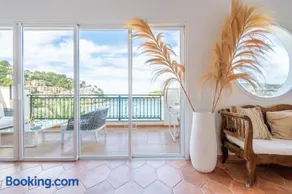 Beachfront Apartment Port de Soller - Image 2