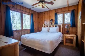 Stylishly 2 Bedroom House - Traditional Cabin - Lake View - Smart TV - CB05 - Image 2
