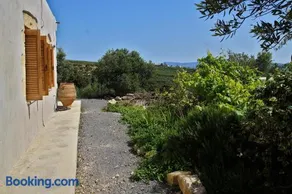 The Village Hideaway - Traditional Stone House - Image 2