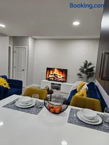 Cozy and Luxurious 2 bedroom Suite in SouthWest, AB - Image 2