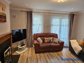 Modern house in Dublin - Image 2