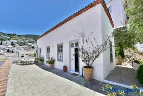 Captain's House - Historical home in Hydra 1800 - Image 1