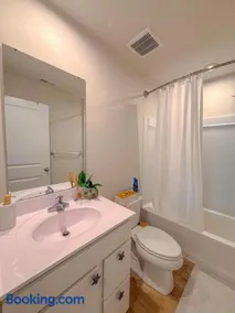 Boho Chic and Airy Retreat- Close to Beach & Park - Image 2