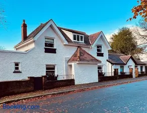 6 Luxury home near family park Pet friendly - Image 5