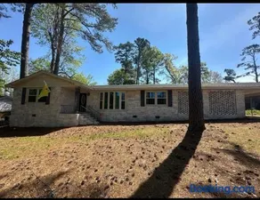 Walk to Masters! Spacious & Modern 4bd Home - Image 2
