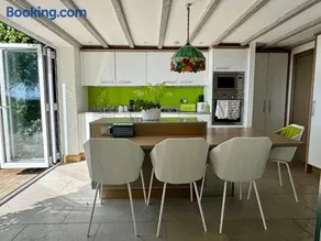 2-Bed Cottage Garden Views near the Peak District - Image 2
