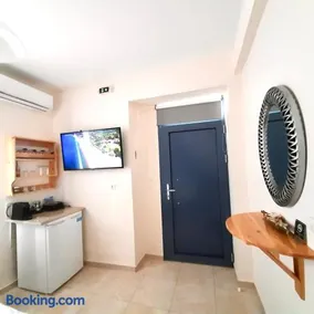 Lovely Rooms Finikounda - Image 3