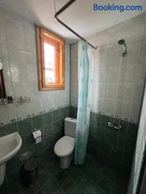 Mama Emiliya Guest House - Image 2